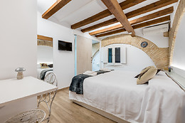HOSTAL977