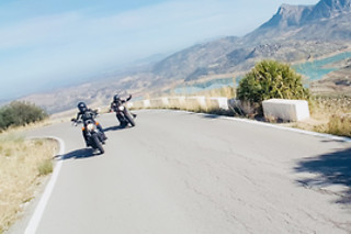 Una ruta en Harley por los pueblos Blancos o Costa de la Luz para 2 en Cádiz en Harley en Chiclana de la Frontera (Cádiz)