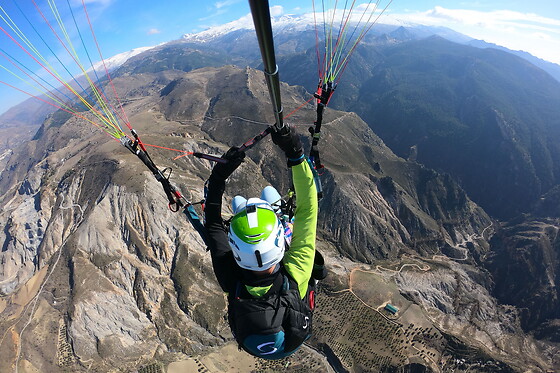 Un vuelo en parapente para 2 en Zen Parapente en Cenes de la Vega (Granada)