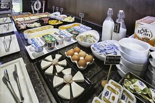 Una noche con desayuno para 2 en Hotel Alfa Aeropuerto**** en Barcelona