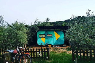 Una noche con desayuno para 2 en Caravan Glamping en Jarandilla de la Vera (Cáceres)