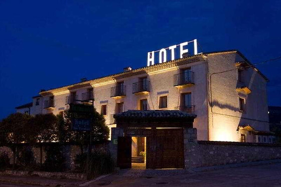 Una noche con cena para 2 en Hotel Río Escabas en Cañamares (Cuenca)