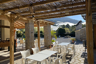 Una noche con desayuno en bungalow superior para 2 en Camping Fonts de Algar en Callosa d´en Sarrià
