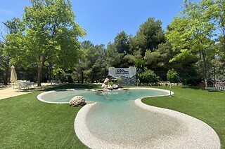 Una noche con desayuno en bungalow superior para 2 en Camping Fonts de Algar en Callosa d´en Sarrià