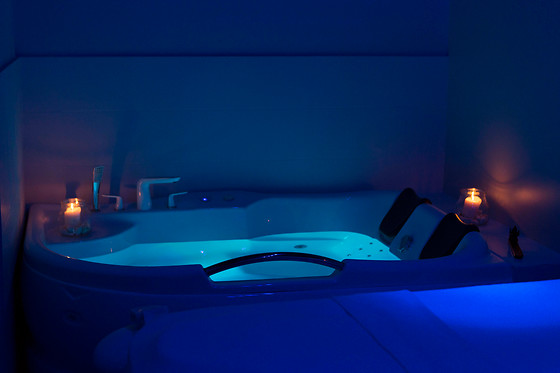 Un masaje relajante y un acceso a espacio bienestar para 2 en Ananda Spa en Barcelona