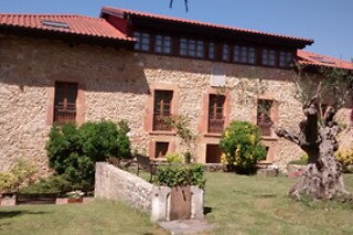 Una noche con desayuno para 2 en Palacio de La Viñona**** en Oviedo (Asturias)