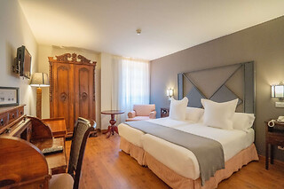 Dos noches con cenas para 2 en Hotel Torres de Somo**** en Cantabria