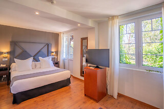 Dos noches con cenas para 2 en Hotel Torres de Somo**** en Cantabria