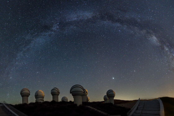 Dos entradas más observación nocturna para 2 en Galáctica en Arcos de las Salinas (Teruel)