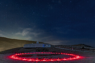 Dos entradas más observación nocturna para 2 en Galáctica en Arcos de las Salinas (Teruel)