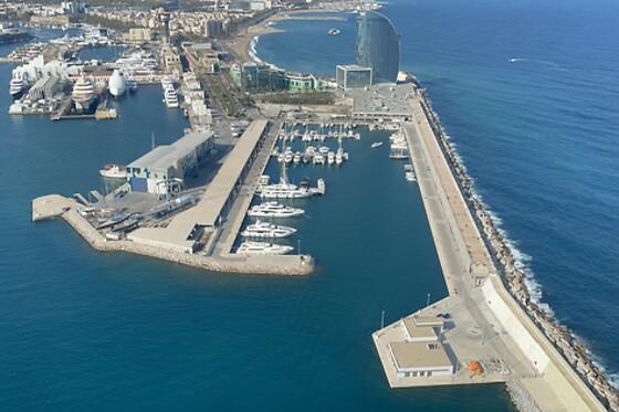 Un Tour Litoral en helicóptero para 3 en Helicóptero BCN en Barcelona