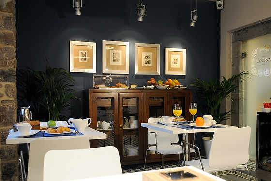 Dos noches con desayunos para 2 en Hotel Antiguo Casino*** en Pravia (Asturias)