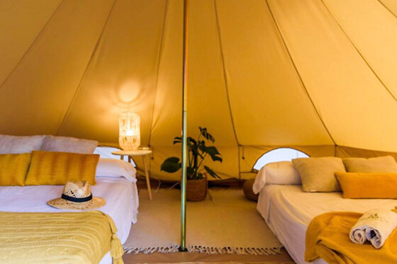 Dos noches en tienda para 2 en Glamping Slow Axarquía en Benagalbón (Málaga)