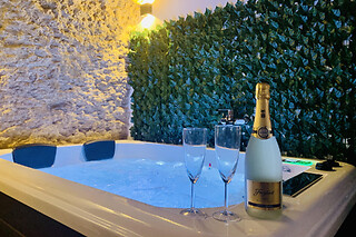 Dos noches con experiencia bienestar para 2 en Casa Cueva Luxury en Setenil de las Bodegas (Cádiz)