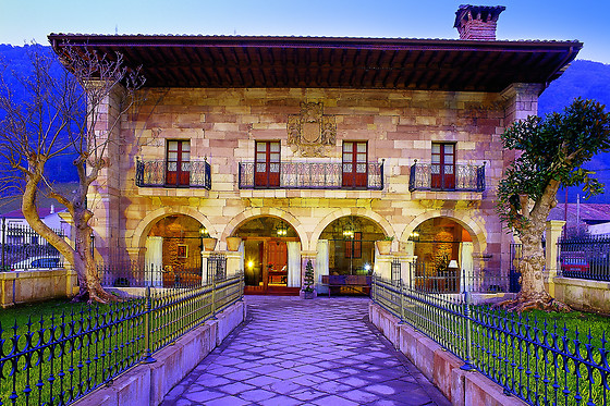 Hotel Palacio Guevara*** en Treceño (Cantabria)