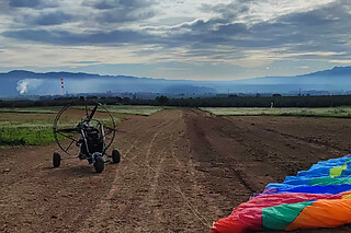 Un vuelo en paramotor para 1 en Tarraco Flying Club en Mora de Ebro (Tarragona)