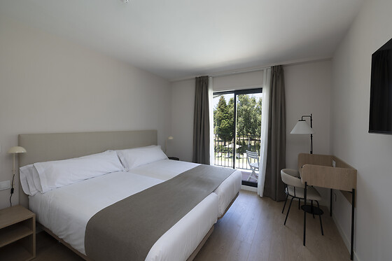Dos noches con desayunos para 2 en Hotel H4 Cangas*** en Cangas de Morrazo (Pontevedra)