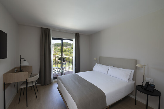 Dos noches con desayunos para 2 en Hotel H4 Cangas*** en Cangas de Morrazo (Pontevedra)