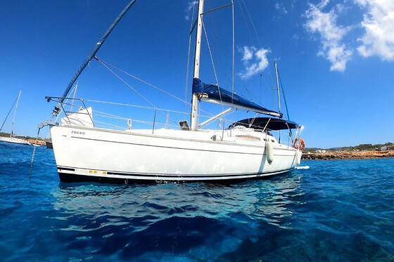 Dos noches en Velero Feeling 36  para grupo de 2 a 4 en Naútica Agua de Mar en Valencia