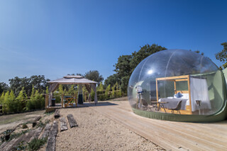 Una noche bajo las estrellas en una burbuja con hidromasaje exterior privado y desayuno en El Toril Glamping Experience en Velada (Toledo)