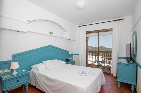 Una noche con desayuno para 2 en Hotel Balcón de Cómpeta*** en Cómpeta (Málaga)