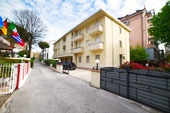 Hotel Vannucci - photo 3