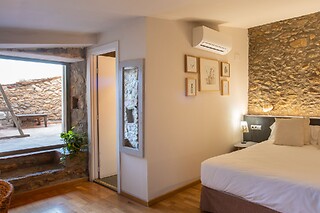 Una noche con desayuno para 2 en Hotel Boutique Niu de Sol*** en Palau Saverdera (Girona)