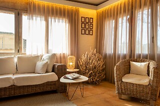 Una noche con desayuno para 2 en Hotel Boutique Niu de Sol*** en Palau Saverdera (Girona)