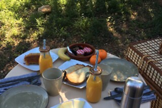 Una noche en la burbuja Suite El Pinar con desayuno para 2 en Noches de Calig en Calig (Castellón)