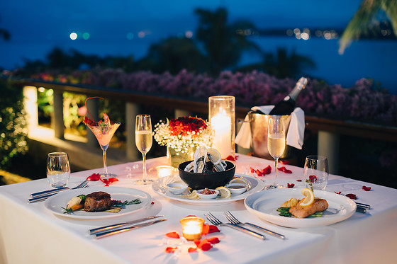 Noche con cena romántica