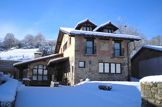 Una noche con experiencia bienestar para 2 en Apartamentos rurales La Riguera de Ginio en Ucieda de Arriba-Ruente (Cantabria)