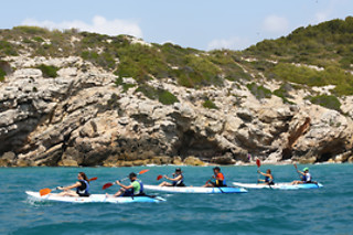 Alquiler 2 kayaks dobles sin guía y 1 patín a pedales en Vilanova i la Geltrú (Barcelona)