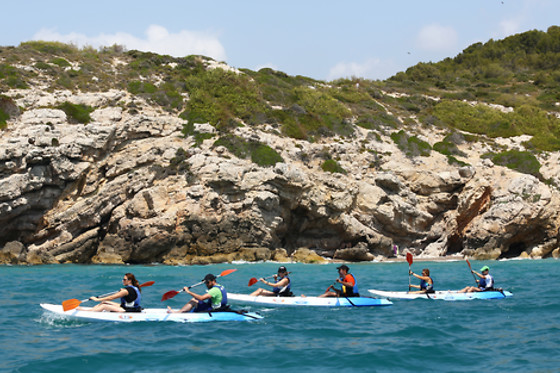 Alquiler 2 kayaks dobles sin guía y 1 patín a pedales en Vilanova i la Geltrú (Barcelona)