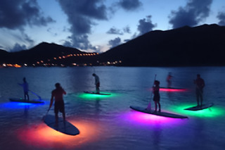 Alquiler libre de tabla de surf con luz led en Oleiros (La Coruña)