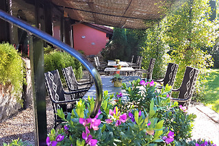 Una noche con desayuno y cena para 2 en Hotel Churrut*** en Bera (Navarra)