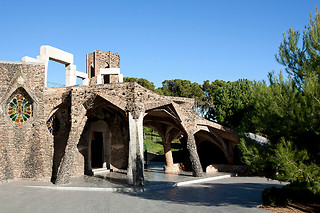 Entrada a la Cripta y Colonia Güell con guía en Santa Coloma de Carvelló (Barcelona)