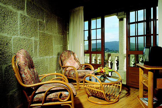 Una noche en habitación superior con desayuno para 2 en A Casa Antiga Do Monte en Lestrove (A Coruña)
