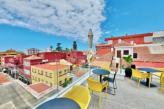 Dos noches con desayunos para 2 en Atypicap Capsule Hostel en Puerto de la Cruz (Santa Cruz de Tenerife)