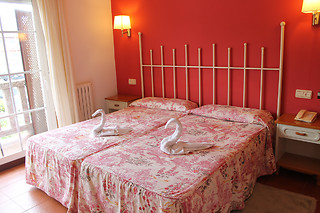 Una noche con experiencia bienestar para 2 en Aparthotel Villa Cabicastro*** en Portonovo (Pontevedra)