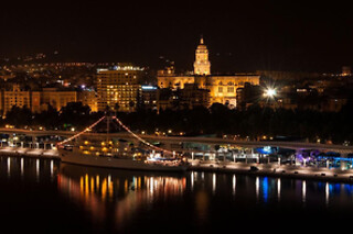 Una excursión nocturna para 1 en Mundo Marino Málaga en Málaga