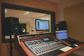 Una grabación de una canción para 1 en Distac Studio en Barcelona
