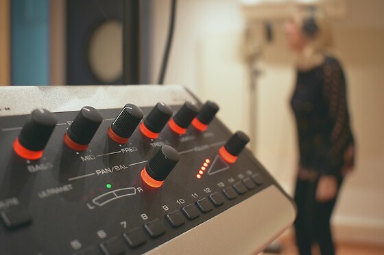 Una grabación de una canción para 1 en Distac Studio en Barcelona