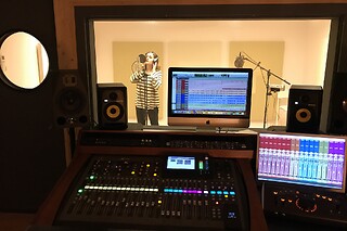 Una grabación de una canción para 1 en Distac Studio en Barcelona