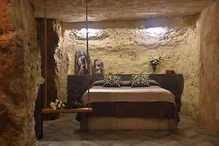 Una noche para 3 en Cueva Las Reinas en Alcalá del Júcar (Albacete)