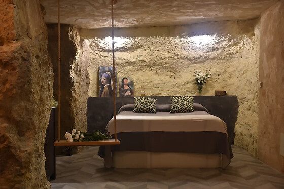 Una noche para 3 en Cueva Las Reinas en Alcalá del Júcar (Albacete)