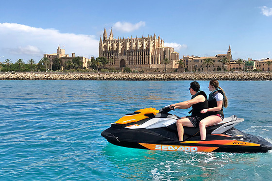 Excusión en Jetski a la Catedral de Palma (Islas Baleares)