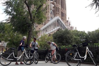 Un tour privado con delivery en bicicleta classic para 2 en Delivery Bikes BCN en Calella (Barcelona)
