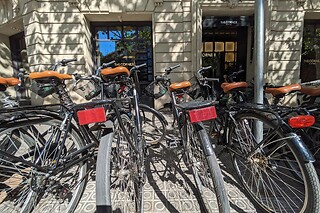 Un tour privado con delivery en bicicleta classic para 2 en Delivery Bikes BCN en Calella (Barcelona)