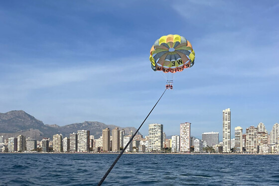 Una experiencia Flyfish para 5 en Deportes Náuticos Carlos Serrano en Benidorm (Alicante)