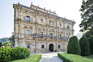Una noche en suite con desayuno para 2 en Abba Palacio de Soñanes**** en Villacarriendo (A Coruña)
